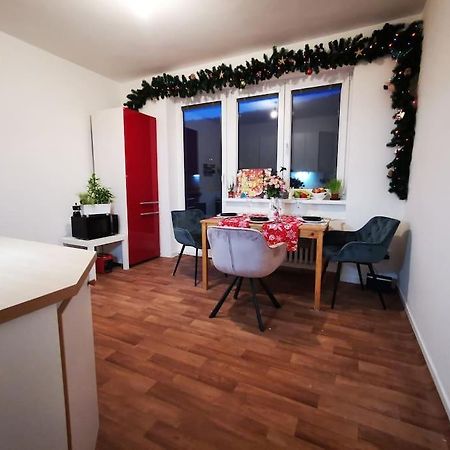 Cely Apartman Podlesi 54M2 S Dvema Balkony A S Novou Manzelskou Posteli, Zatim Neni Na Fotkach Brno Exterior photo