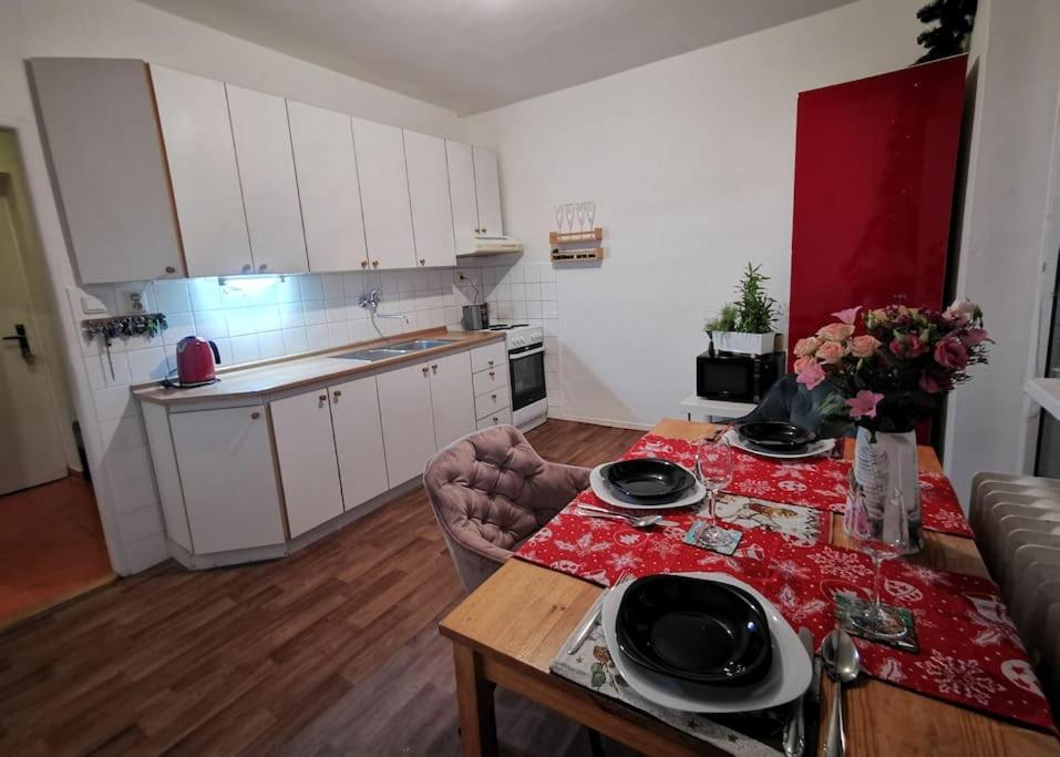 Cely Apartman Podlesi 54M2 S Dvema Balkony A S Novou Manzelskou Posteli, Zatim Neni Na Fotkach Brno Exterior photo